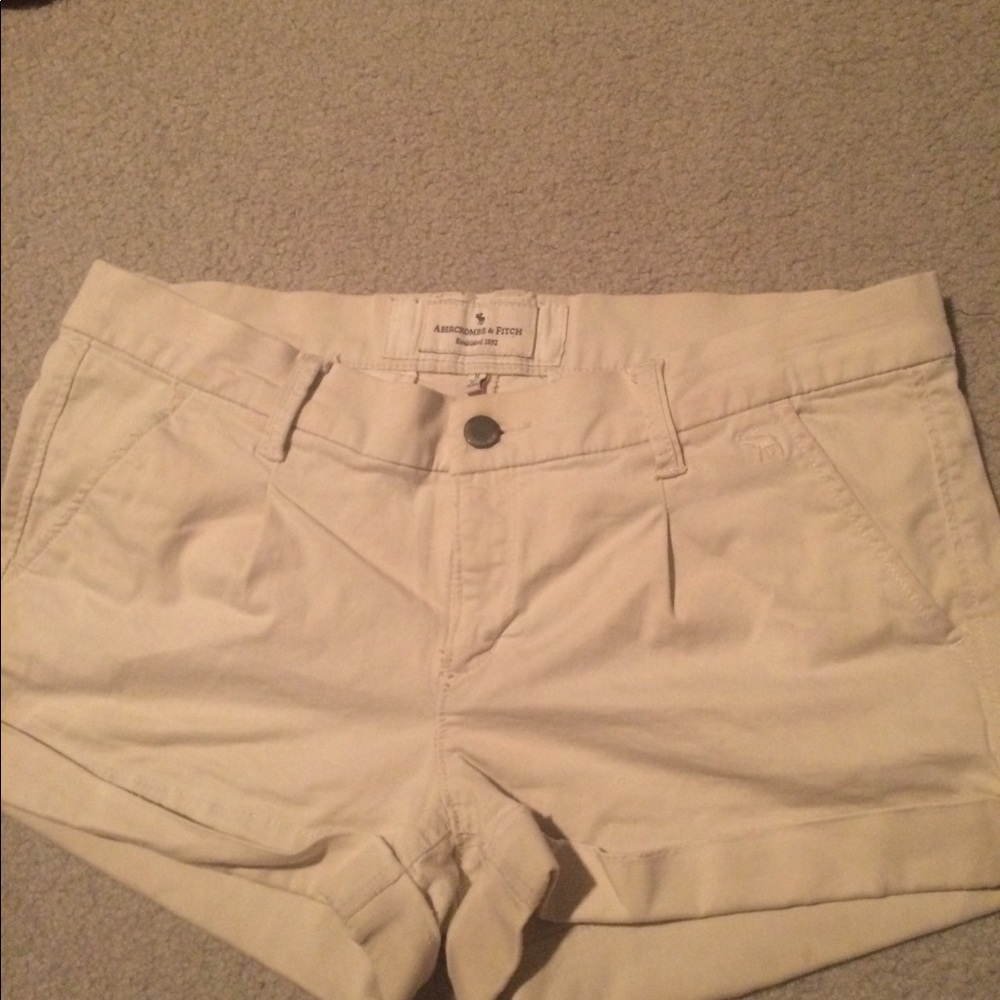 Abercrombie & Fitch Low Rise Shorts Size 8